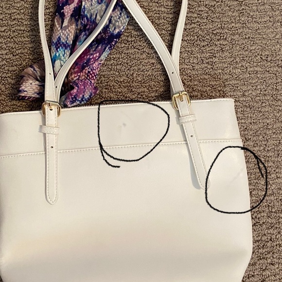 Betsey Johnson White Heart Embossed Shoulder Bag - AS IS 👌 - Picture 10 of 10